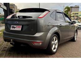 FORD - FOCUS - 2013/2013 - Cinza - R$ 35.900,00