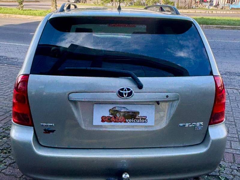 TOYOTA - FIELDER - 2007/2008 - Dourada - R$ 48.900,00