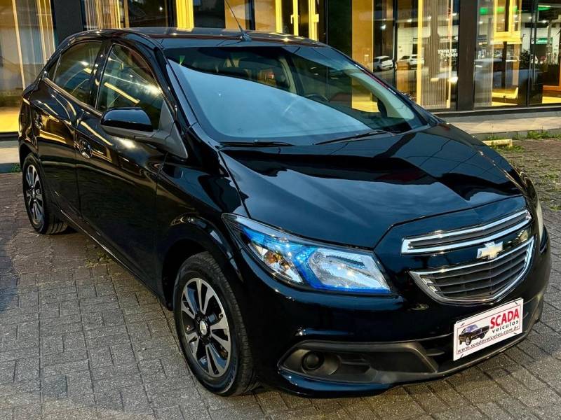 CHEVROLET - ONIX - 2014/2014 - Preta - R$ 55.900,00