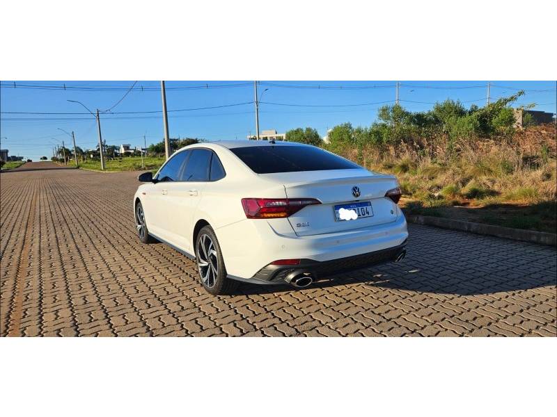 VOLKSWAGEN - JETTA - 2023/2023 - Branca - R$ 199.900,00