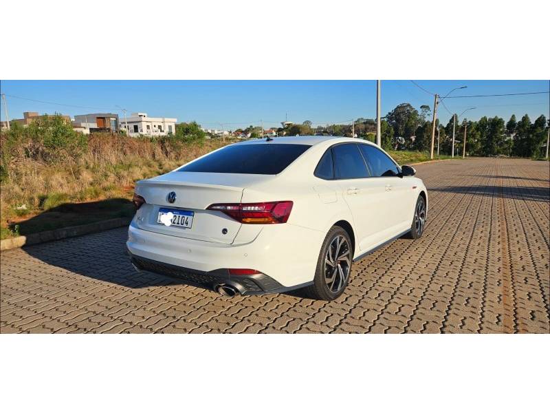 VOLKSWAGEN - JETTA - 2023/2023 - Branca - R$ 199.900,00