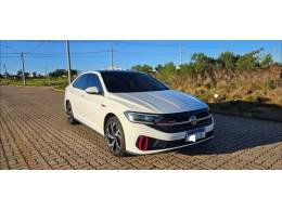 VOLKSWAGEN - JETTA - 2023/2023 - Branca - R$ 199.900,00