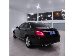 MERCEDES-BENZ - C 200 - 2019/2019 - Preta - R$ 175.900,00