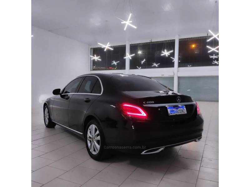 MERCEDES-BENZ - C 200 - 2019/2019 - Preta - R$ 175.900,00