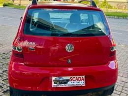 VOLKSWAGEN - FOX - 2005/2006 - Vermelha - R$ 21.900,00