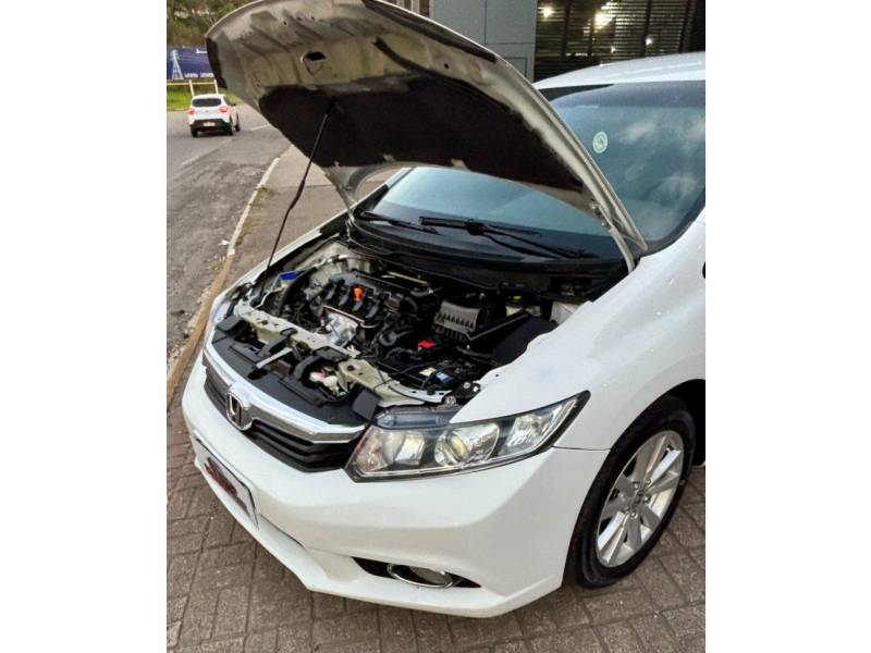 HONDA - CIVIC - 2013/2014 - Branca - R$ 74.900,00