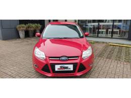 FORD - FOCUS - 2014/2014 - Vermelha - R$ 53.900,00