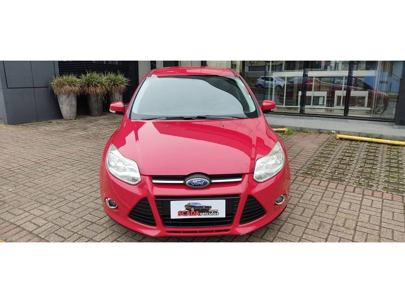 FORD - FOCUS - 2014/2014 - Vermelha - R$ 53.900,00