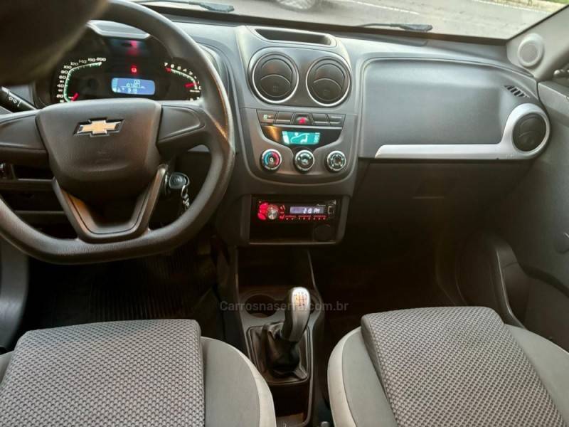 CHEVROLET - MONTANA - 2014/2015 - Vermelha - R$ 48.900,00