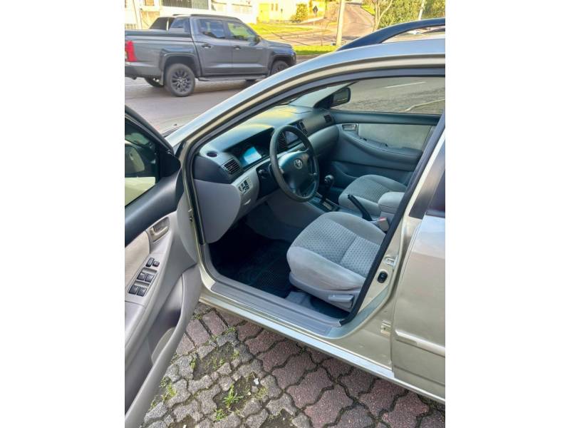 TOYOTA - FIELDER - 2007/2008 - Dourada - R$ 48.900,00