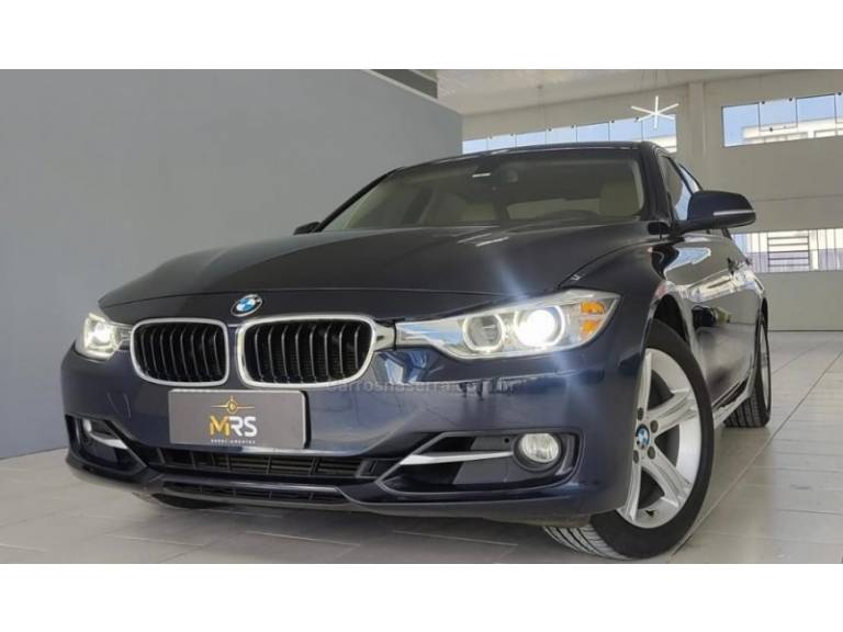 BMW - 320I - 2014/2015 - Azul - R$ 105.900,00