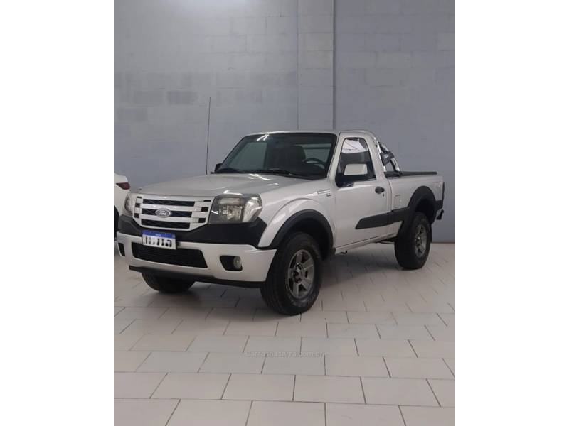 FORD - RANGER - 2011/2011 - Prata - R$ 65.900,00