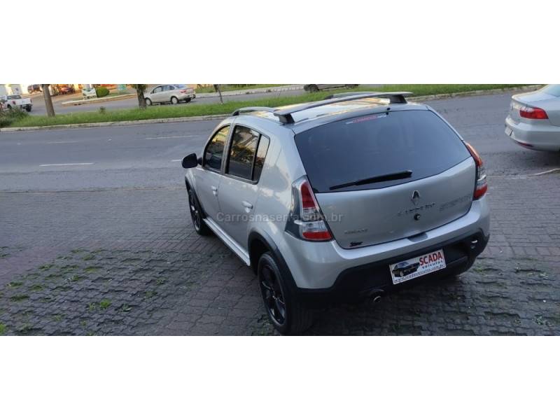 RENAULT - SANDERO - 2012/2012 - Prata - R$ 41.900,00