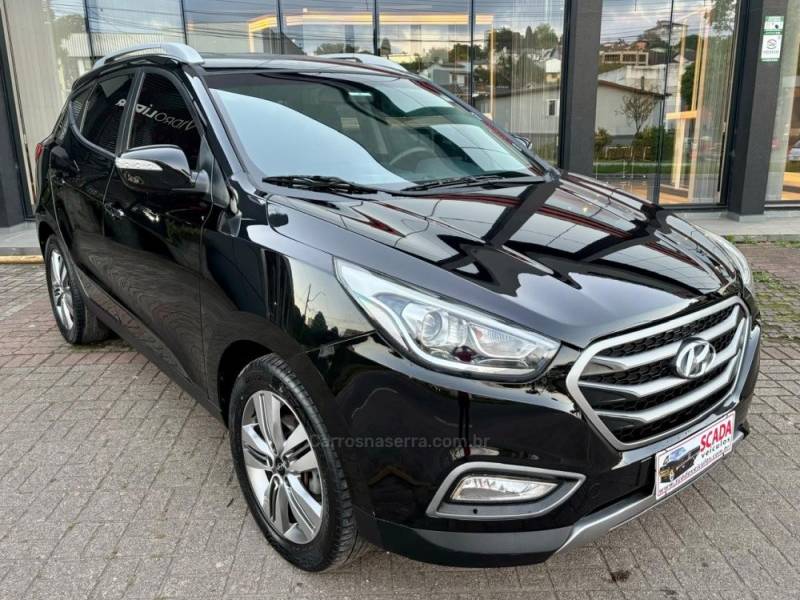 HYUNDAI - IX35 - 2016/2016 - Preta - R$ 81.900,00