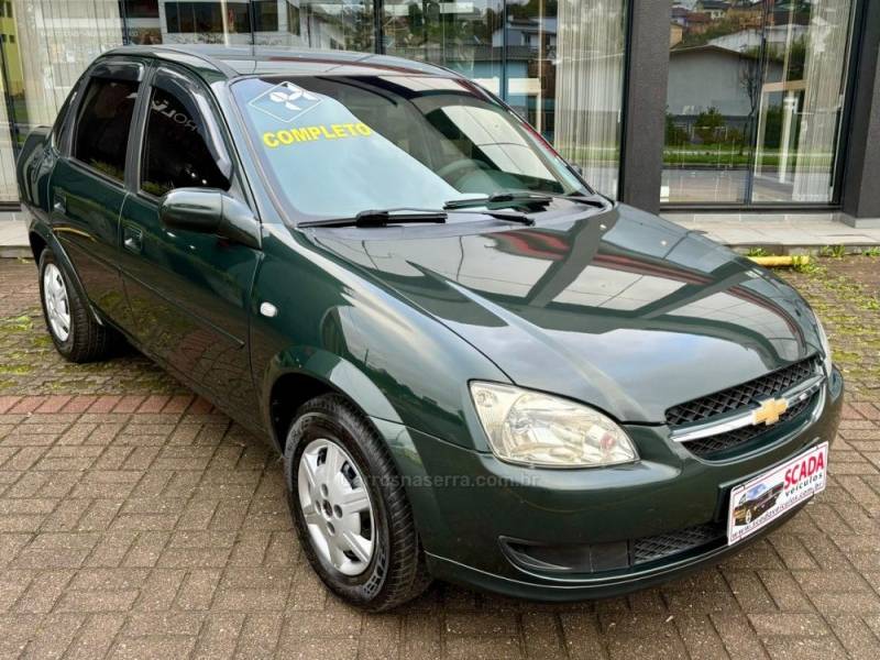 CHEVROLET - CLASSIC - 2013/2014 - Verde - R$ 32.900,00