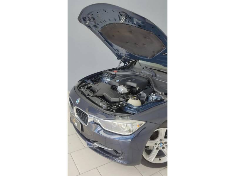 BMW - 320I - 2014/2015 - Azul - R$ 105.900,00