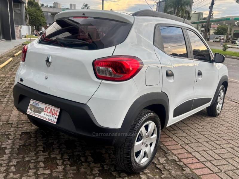 RENAULT - KWID - 2018/2018 - Branca - R$ 39.000,00