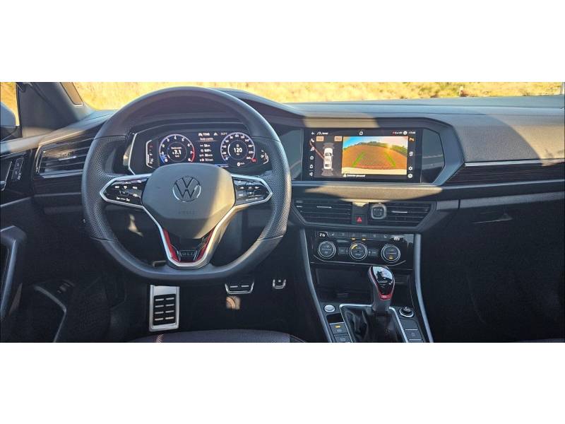 VOLKSWAGEN - JETTA - 2023/2023 - Branca - R$ 199.900,00