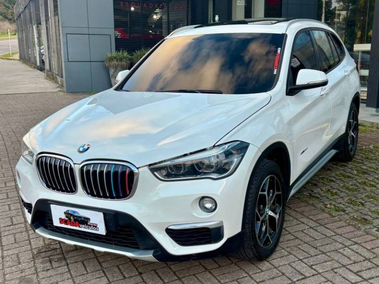 BMW - X1 - 2016/2017 - Branca - R$ 139.900,00