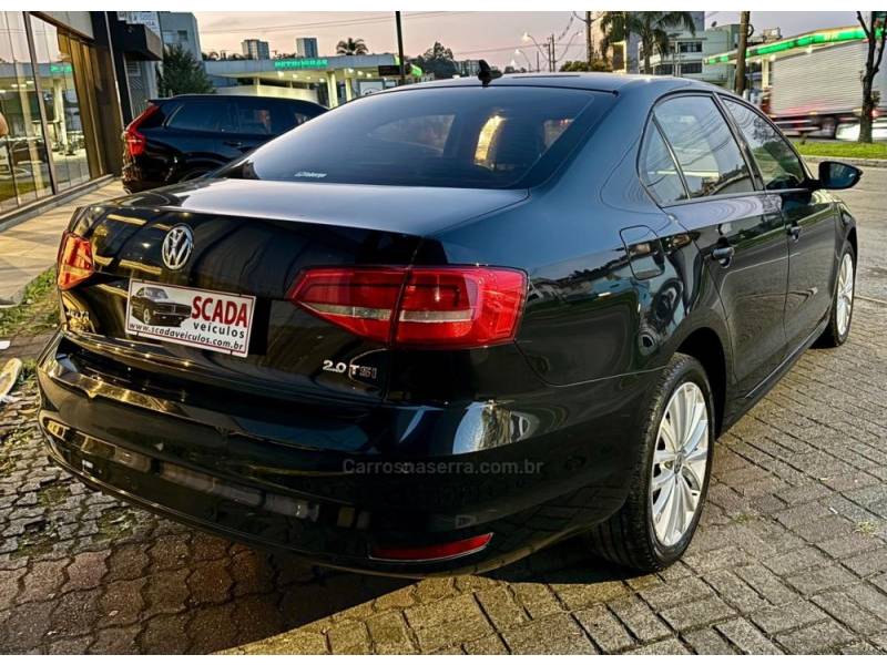 VOLKSWAGEN - JETTA - 2015/2015 - Preta - R$ 70.900,00