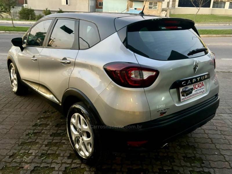 RENAULT - CAPTUR - 2018/2019 - Prata - R$ 78.900,00