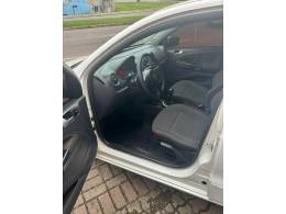 VOLKSWAGEN - VOYAGE - 2012/2013 - Branca - R$ 40.900,00