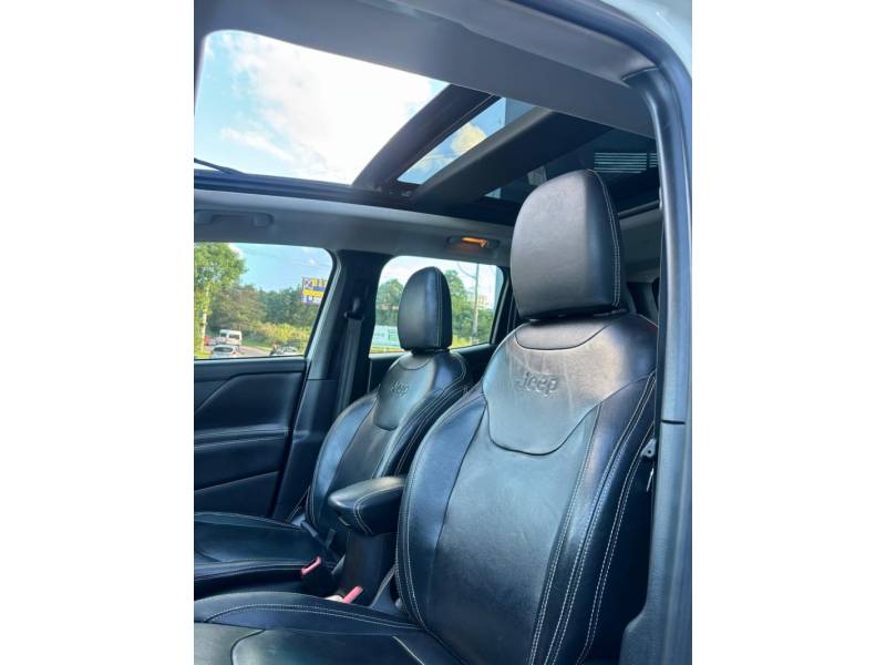 JEEP - RENEGADE - 2016/2016 - Branca - R$ 75.900,00