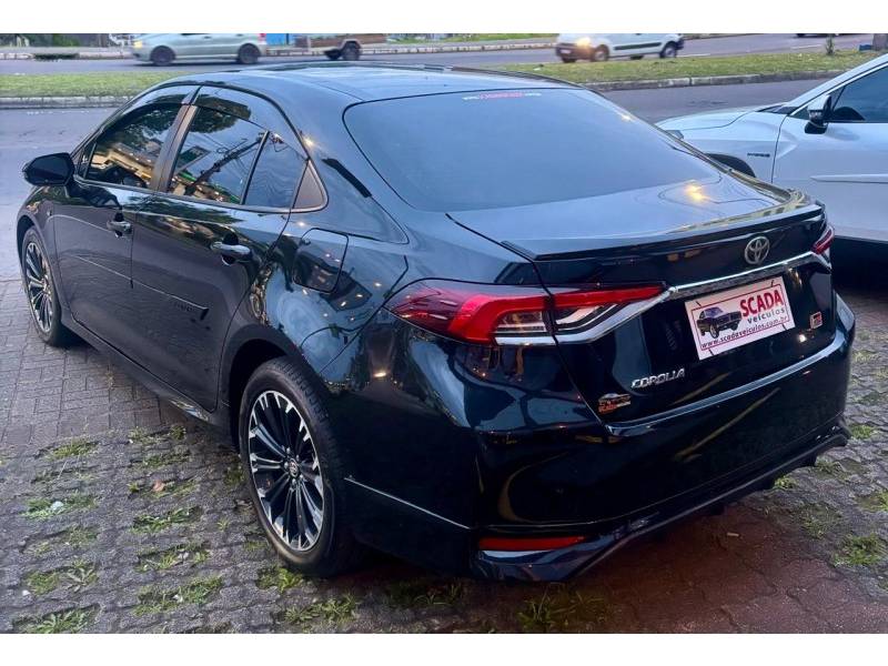 TOYOTA - COROLLA - 2022/2022 - Preta - R$ 143.900,00