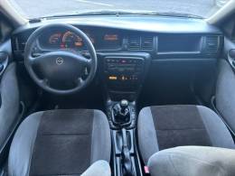 CHEVROLET - VECTRA - 2001/2002 - Prata - R$ 31.900,00