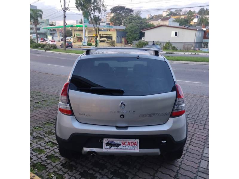 RENAULT - SANDERO - 2012/2012 - Prata - R$ 40.900,00