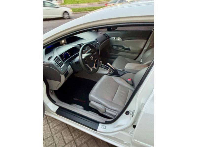 HONDA - CIVIC - 2013/2014 - Branca - R$ 74.900,00