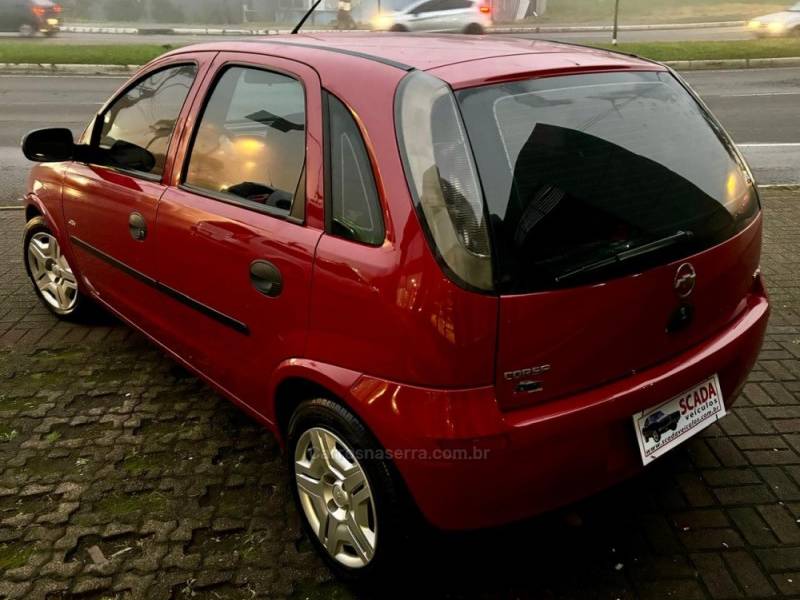 CHEVROLET - CORSA - 2007/2008 - Vermelha - R$ 25.900,00