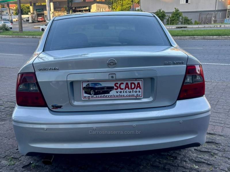 CHEVROLET - VECTRA - 2001/2002 - Prata - R$ 31.900,00