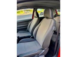 VOLKSWAGEN - FOX - 2005/2006 - Vermelha - R$ 21.900,00