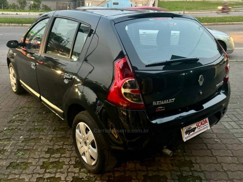 RENAULT - SANDERO - 2008/2009 - Verde - R$ 28.900,00