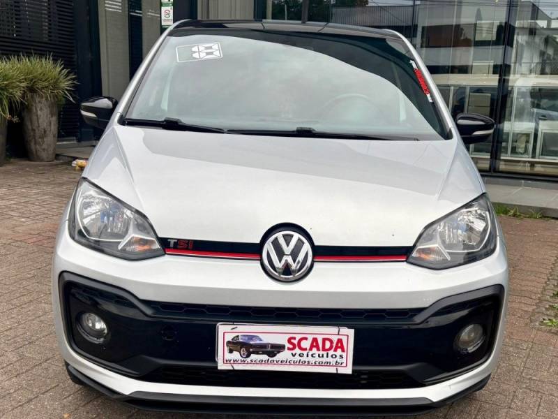 VOLKSWAGEN - UP - 2017/2018 - Prata - R$ 68.900,00