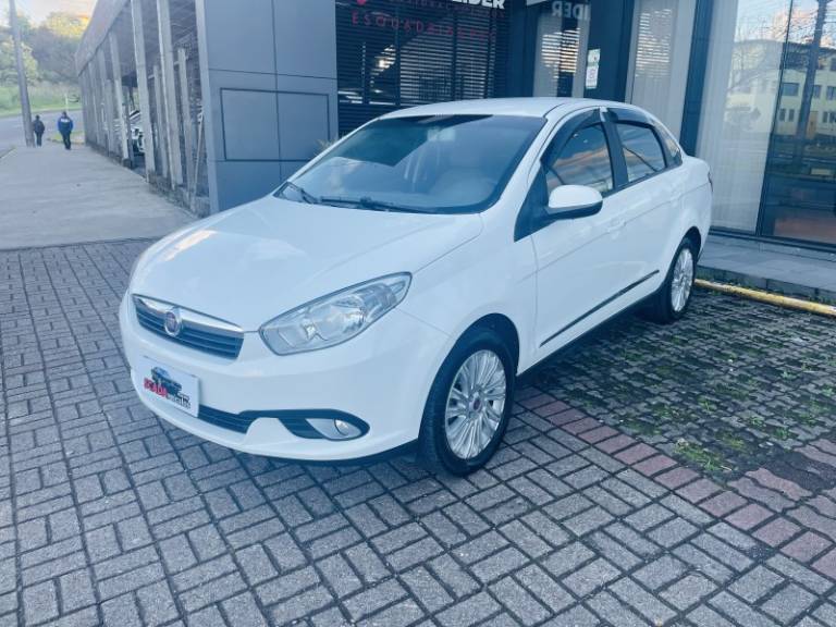 FIAT - GRAND SIENA - 2016/2016 - Branca - R$ 44.900,00
