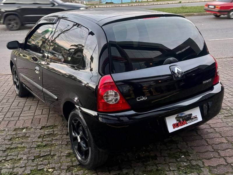 RENAULT - CLIO - 2011/2011 - Preta - R$ 21.900,00