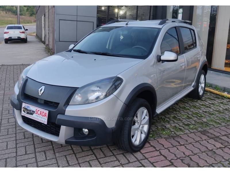 RENAULT - SANDERO - 2012/2012 - Prata - R$ 40.900,00