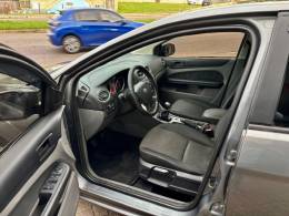 FORD - FOCUS - 2013/2013 - Cinza - R$ 35.900,00