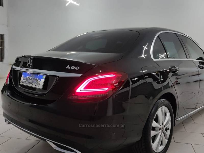 MERCEDES-BENZ - C 200 - 2019/2019 - Preta - R$ 175.900,00