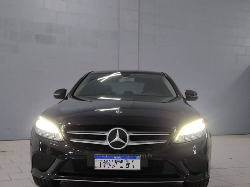 MERCEDES-BENZ - C 200 - 2019/2019 - Preta - R$ 175.900,00