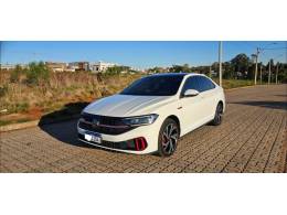 VOLKSWAGEN - JETTA - 2023/2023 - Branca - R$ 199.900,00