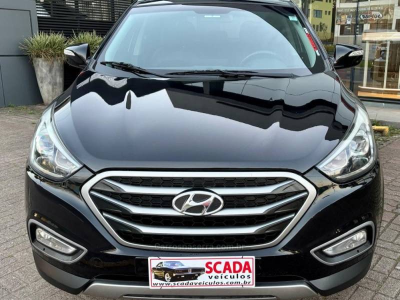 HYUNDAI - IX35 - 2016/2016 - Preta - R$ 81.900,00