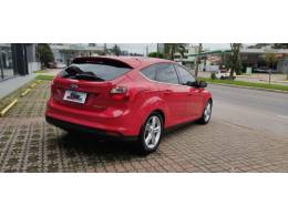 FORD - FOCUS - 2014/2014 - Vermelha - R$ 53.900,00