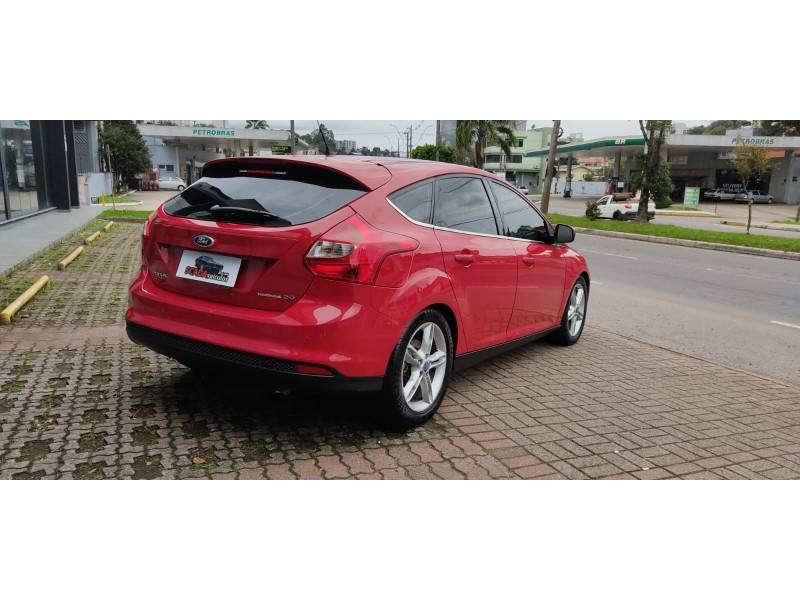 FORD - FOCUS - 2014/2014 - Vermelha - R$ 53.900,00
